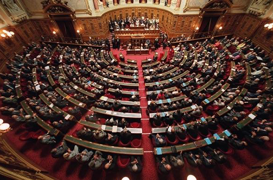 Ֆրանսիայի Ազգային ժողովն արգելել է պատգամավորների ազգականներին նշանակել որպես օգնականներ