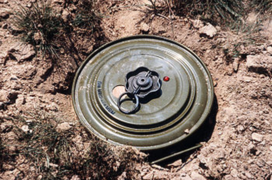 В Арцахе на противотанковой мине взорвался «ЗИЛ-130»