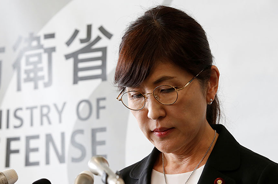 Министр обороны Японии ушла в отставку