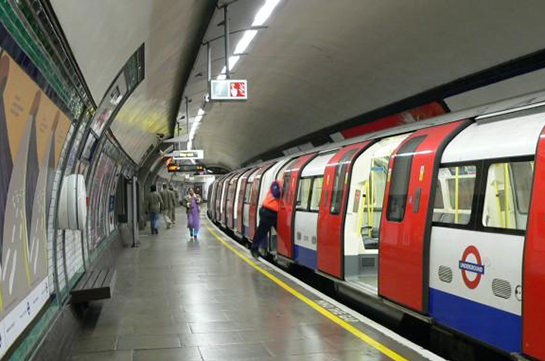 Լոնդոնի մետրոյում ծխից 4 մարդ է տուժել