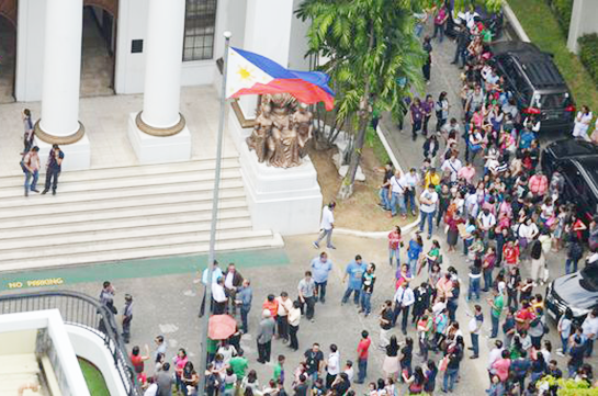 Резиденцию президента Филиппин эвакуировали из-за землетрясения