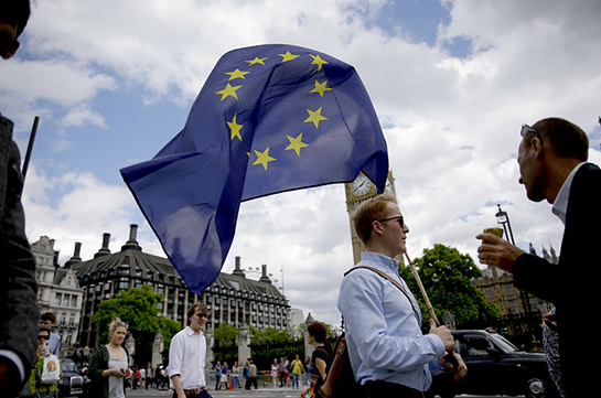 Guardian: Великобритания сохранит безвизовый режим для европейцев после выхода из ЕС