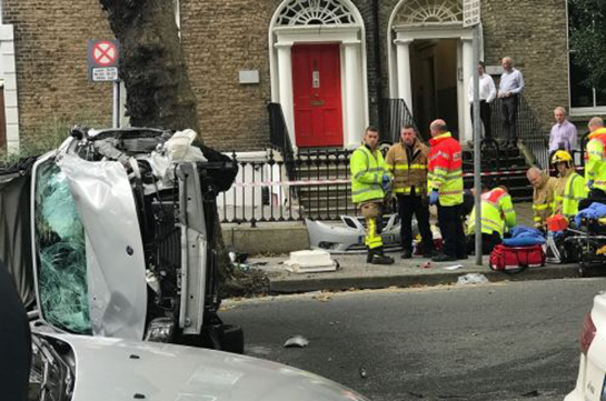 Автомобиль наехал на пешеходов в Дублине, шестеро пострадали