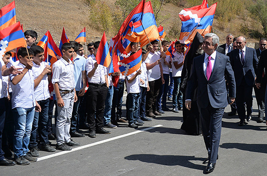 Президенты Армении и НКР приняли участие в открытии автодороги Варденис-Мартакерт. Фото