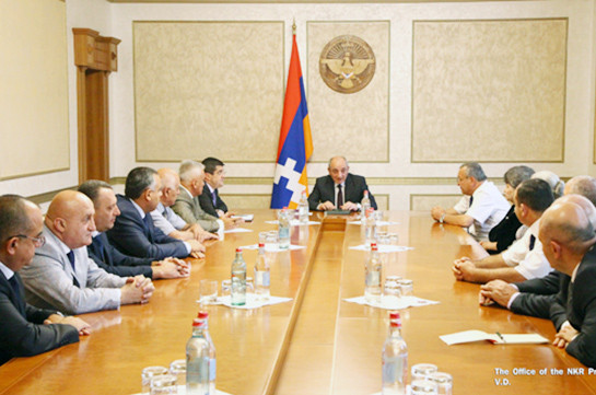 Президент НКР провел совещания с парламентскими фракциями