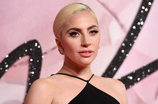 Леди Гага отложила гастроли по Европе из-за проблем со здоровьем