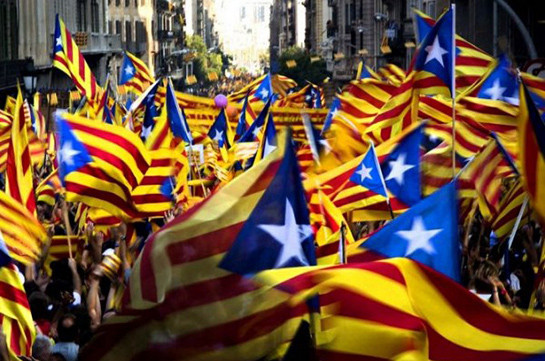 В Испании задержали 12 человек из-за подготовки референдума, сообщили СМИ