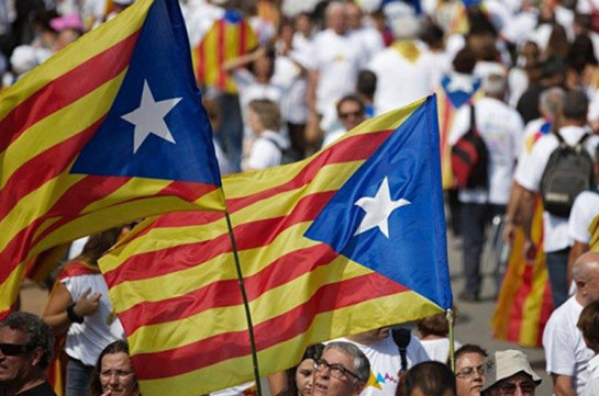 Испания взяла под контроль финансы Каталонии для блокирования референдума