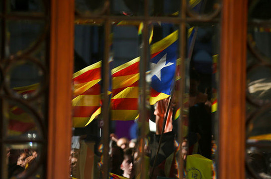 Песков назвал ситуацию с референдумом в Каталонии внутренненним делом Испании