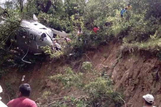 В Мексике разбился вертолет с гумпомощью для пострадавших от землетрясения