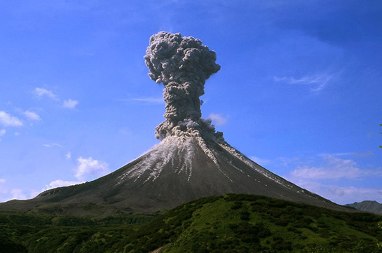 На Бали эвакуировали 42 тыс. человек из-за угрозы извержения вулкана