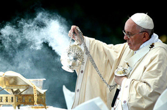Папа римский канонизировал 35 христианских мучеников