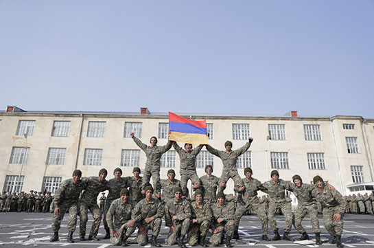 Հայաստանում տոնել են զինված ուժերի հրթիռային զորքերի և հրետանու կազմավորման 25-րդ տարեդարձը (Լուսանկարներ)