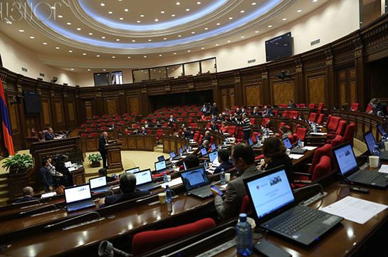 Закон о военной службе принят парламентом Армении