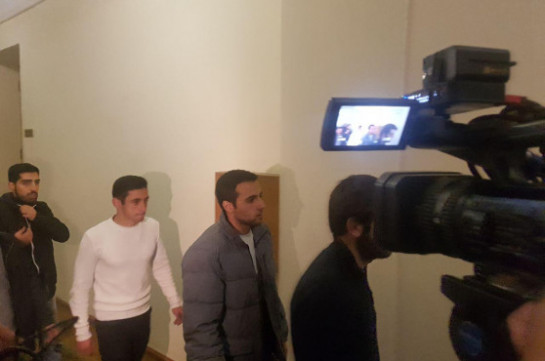 Эдуард Шармазанов встречается с объявившими забастовку студентами (Видео)