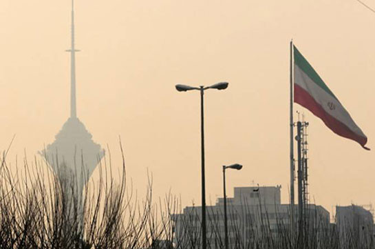 В Тегеране из-за загрязнения воздуха четвертый день подряд закрыты школы