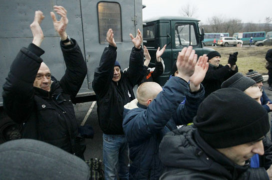 Киев начал переговоры по второму этапу обмена пленными в Донбассе
