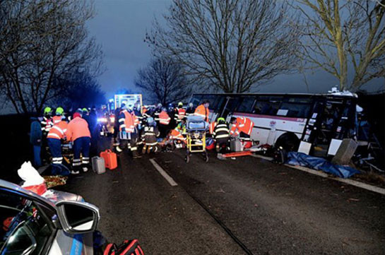 Չեխիայում ավտոբուսի մասնակցությամբ ՃՏՊ-ի հետևանքով 3 մարդ է մահացել