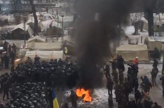 Ուկրաինայի Գերագույն Ռադայի մոտ բախումներ են տեղի ունեցել ցուցարարների և ուժայինների միջև (Տեսանյութ)