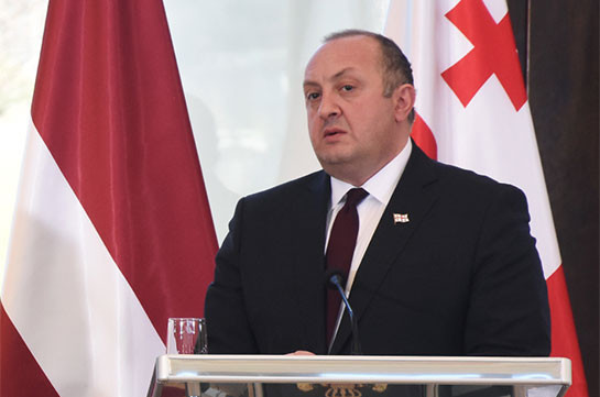 Президент Грузии отказался помиловать Саакашвили