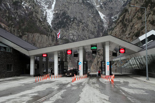 МЧС Армении: Дорога Степанцминда – Ларс открыта для всех видов транспорта, за исключением грузовиков