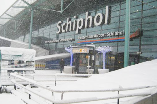 Аэропорт Амстердама отменил все рейсы из-за снежной бури