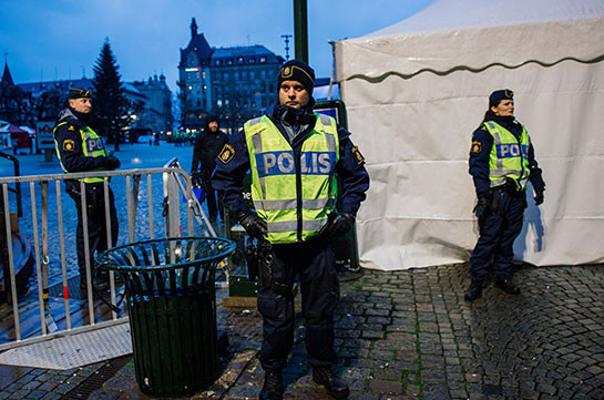 В Стокгольме два человека пострадали от ножевых ранений