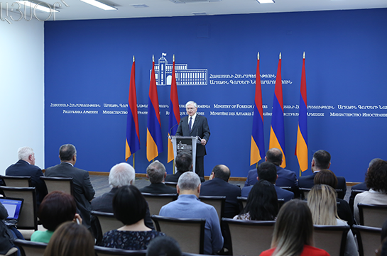 Глава МИД Армении: Пакетное решение карабахского конфликта предполагает поэтапное применение