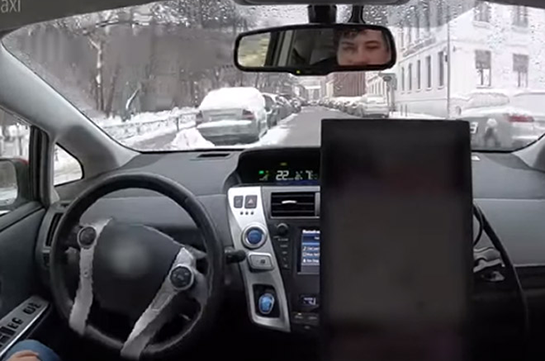 «Яндекс» впервые показал поездку беспилотного такси в Москве