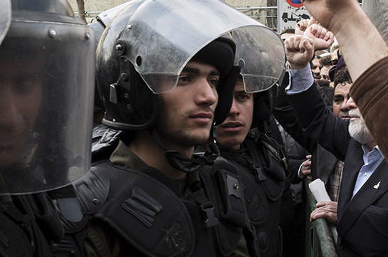 Իրանի ոստիկանությունն առնվազն 300 մարդ է ձերբակալել Թեհրանում տեղի ունեցած անկարգությունների համար