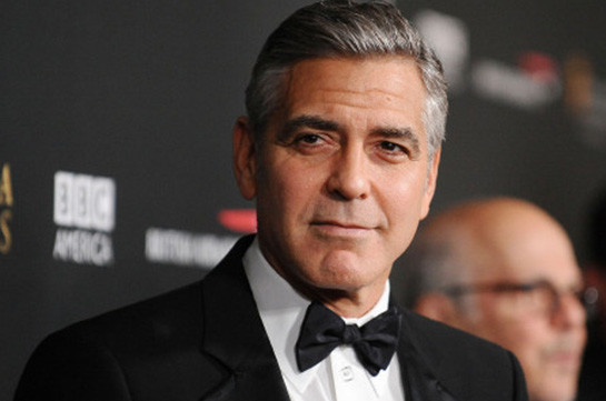 Джордж Клуни направит $500 тыс. на акции за ужесточение контроля над оборотом оружия в США
