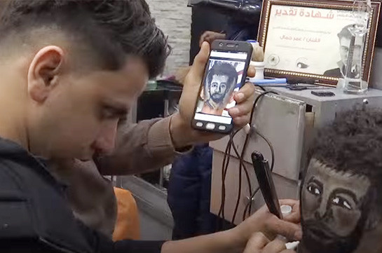 В Каире парикмахер превращает головы клиентов в портреты (Видео)