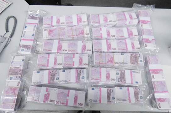 Во Франкфурте мужчина нашел на помойке восемь миллионов фальшивых евро