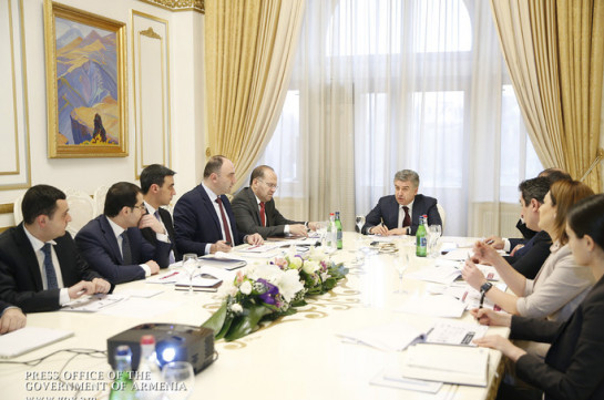 Премьер-министру представлена программа действий Фонда «Цифровая Армения» на 2018 год