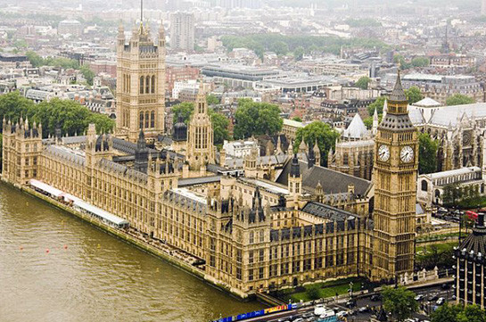В британский парламент прислали подозрительный сверток