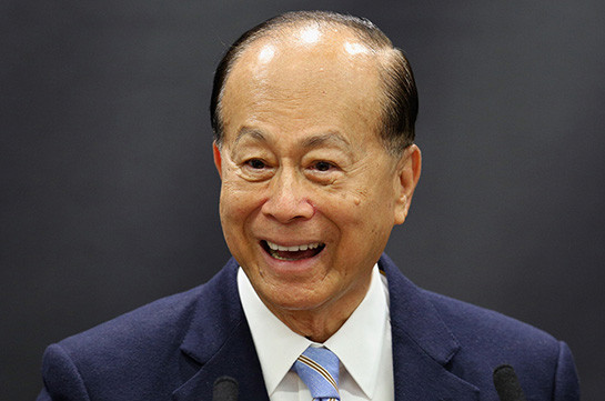 Богатейший человек Гонконга ушел на пенсию