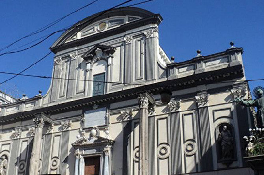 Древняя базилика обрушилась в Неаполе