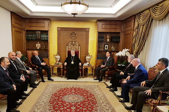 Президент НКР в Антилиасе встретился с Католикосом Великого Дома Киликийского