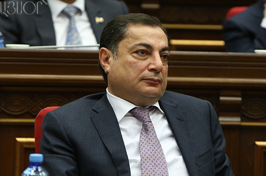 Ваграм Багдасарян предложил депутатам работать без перерыва