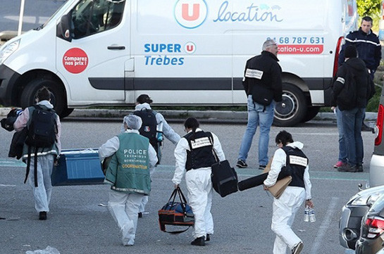Три человека погибли и 16 ранены в результате терактов на юге Франции