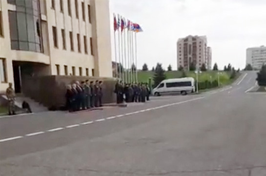Министр обороны Греции прибыл в Армению