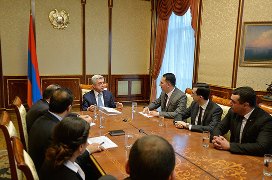 Президент Армении встретился с молодыми учеными