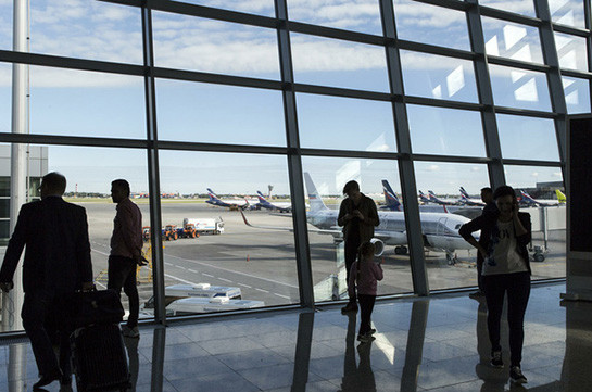В аэропортах Москвы задержано более 30 авиарейсов