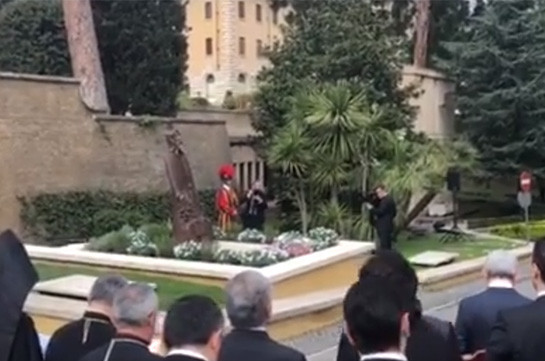 В садах Ватикана состоялась церемония открытия статуи Григора Нарекаци (Видео)