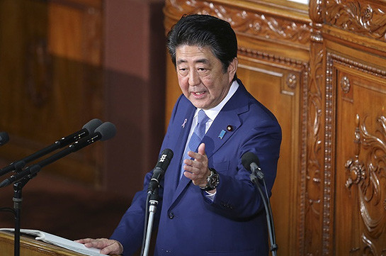 Абэ будет настаивать на полной и необратимой денуклеаризации КНДР на встрече с Трампом