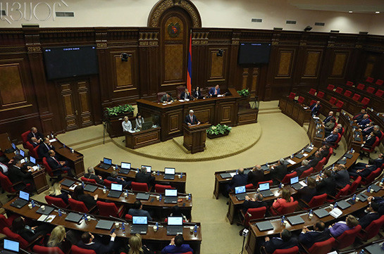 Серж Саргсян призвал депутатов вернуть Никола Пашиняна с улицы в парламент