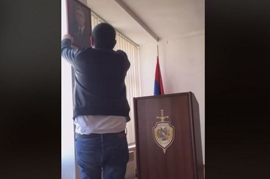 Սերժ Սարգսյանի լուսանկարը պատուհանից շպրտած ցուցարարին ոստիկանությունը կոչ է անում չինքնադրսևորվել