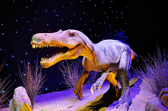 В Париже открылась выставка динозавров