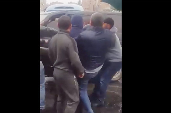 Депутат Самвел Алексанян избивает одного из митингующих (Видео)