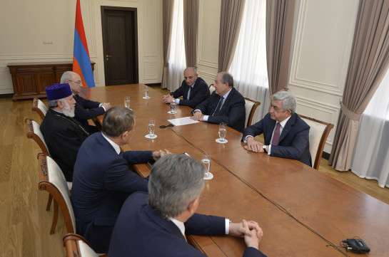 24 апреля ни один армянин не может выйти против другого армянина – в резиденции президента Армении выступили с совместным призывом